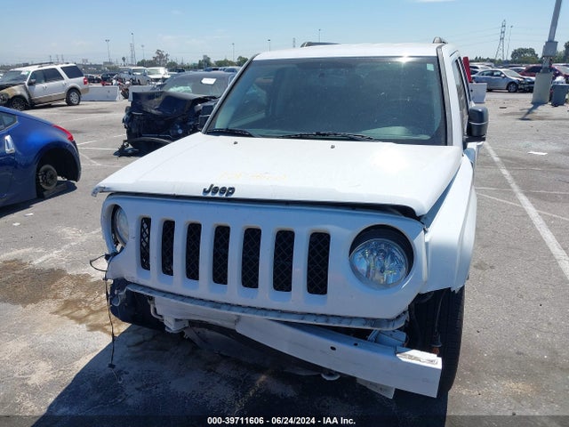 1C4NJPBA0FD371890 Jeep Patriot Altitude Edition