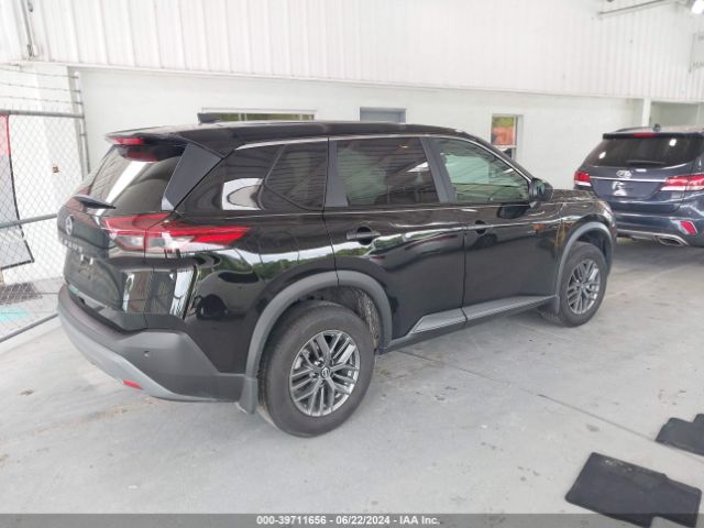 5N1BT3AA8PC935635 Nissan Rogue S Fwd