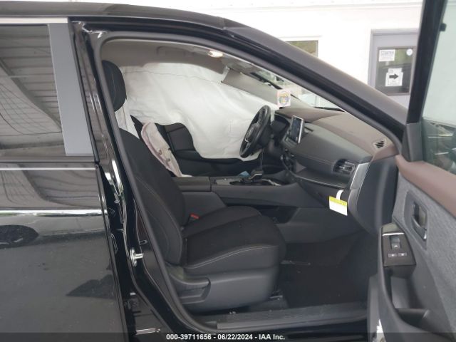5N1BT3AA8PC935635 Nissan Rogue S Fwd