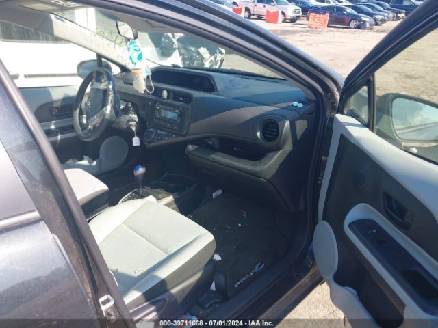 JTDKDTB37E1571492 Toyota Prius C One