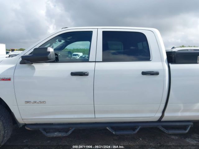 3C6UR5HJXNG273085 RAM 2500 Tradesman  4x4 8' Box