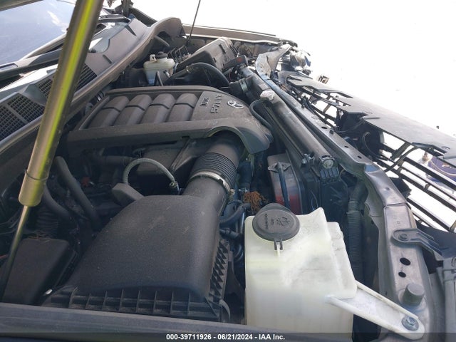 5TFFY5F1XJX237782 Toyota Tundra Limited 5.7l V8