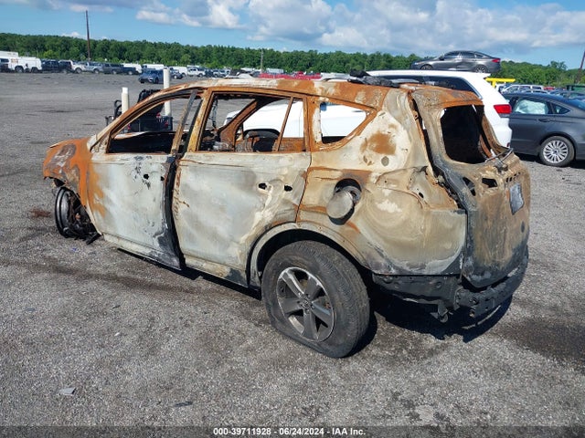 Toyota Rav4 Xle 2015 JTMRFREV5FD125625 Image 3