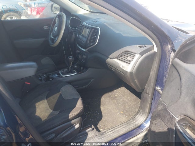 1C4PJMCB8EW151348 Jeep Cherokee Latitude