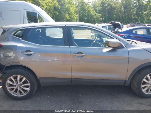 JN1BJ1AV2MW560615 Nissan Rogue Sport S Fwd Xtronic Cvt