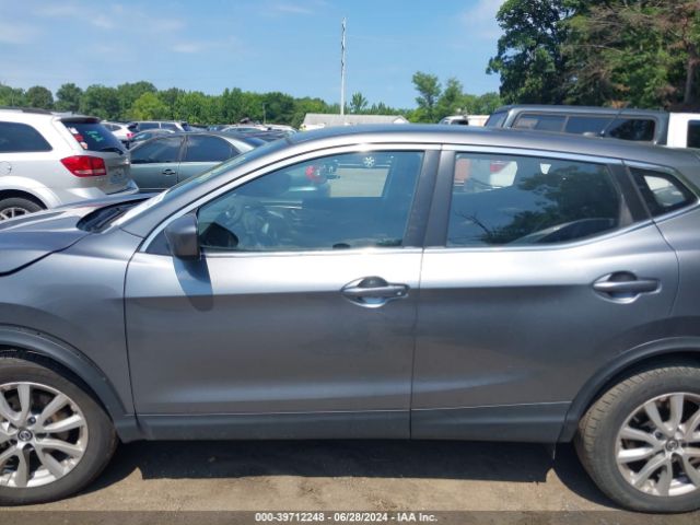 JN1BJ1AV2MW560615 Nissan Rogue Sport S Fwd Xtronic Cvt