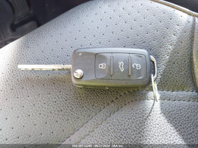 1VWAS7A38FC012708 Volkswagen Passat 1.8t Wolfsburg Edition