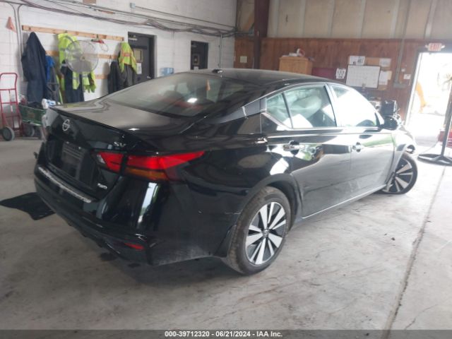 1N4BL4DW5NN385125 Nissan Altima Sv Intelligent Awd