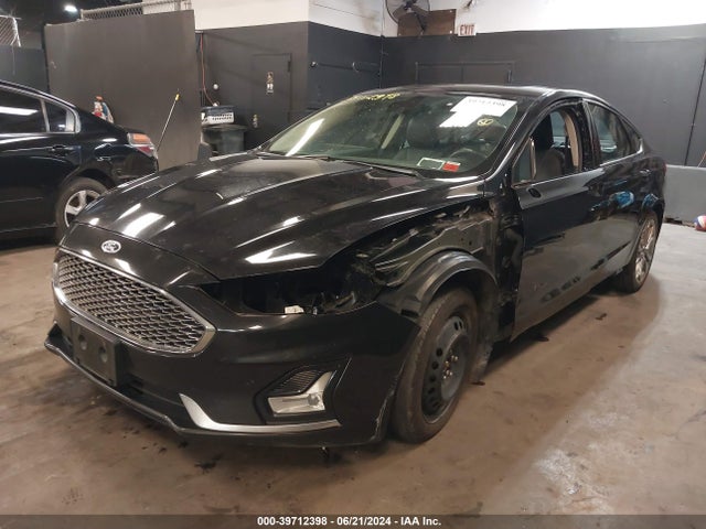 Ford Fusion Hybrid Titanium 2019 3FA6P0RU1KR157606 Image 2