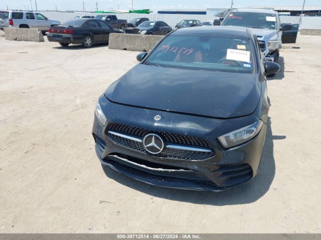 WDD3G4EB6KW019460 Mercedes-Benz A 220