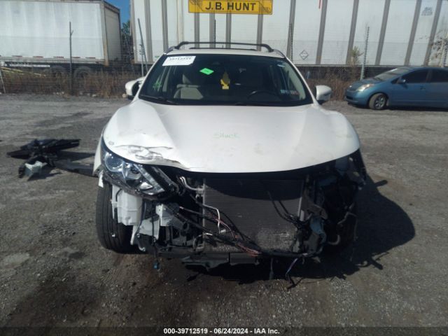 JN1BJ1CR2KW319165 Nissan Rogue Sport Sv