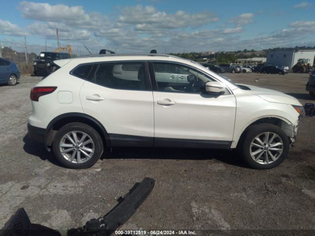 JN1BJ1CR2KW319165 Nissan Rogue Sport Sv