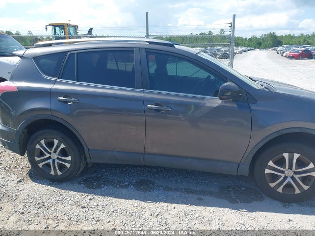 Toyota RAV4 LE 2017 2T3ZFREVXHW337961 Image 12