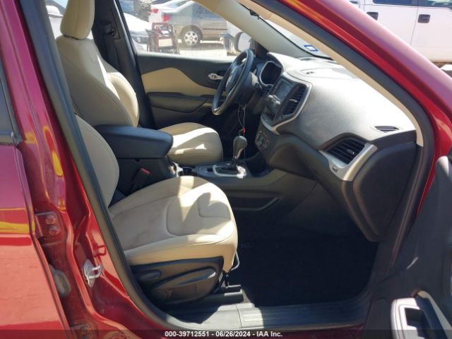 1C4PJLAB1FW530917 Jeep Cherokee Sport