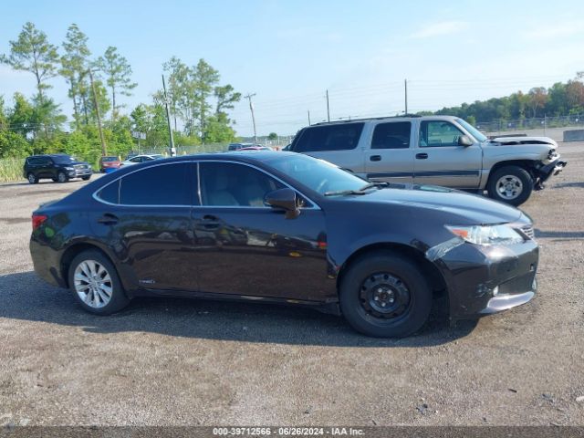 JTHBW1GGXF2094013 Lexus ES 300H