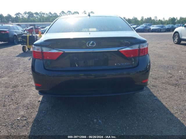 JTHBW1GGXF2094013 Lexus ES 300H