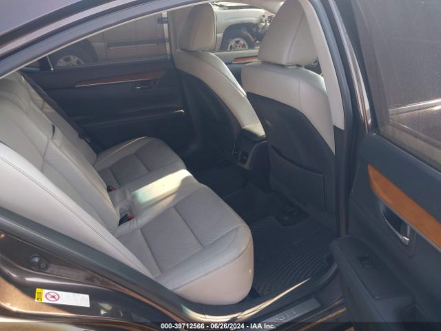 JTHBW1GGXF2094013 Lexus ES 300H