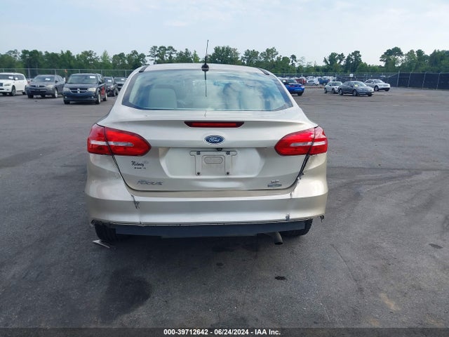 Ford FOCUS SE 2018 1FADP3FEXJL275382 Image 16