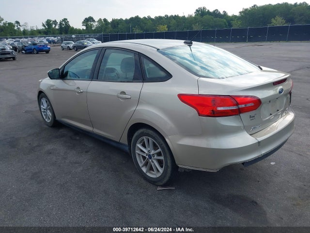 Ford FOCUS SE 2018 1FADP3FEXJL275382 Image 3