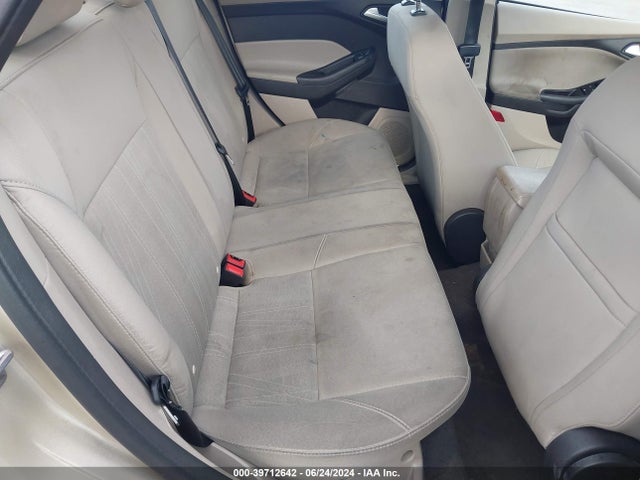 Ford FOCUS SE 2018 1FADP3FEXJL275382 Image 8