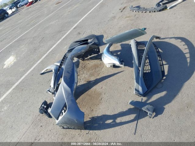 JTNKHMBX2L1065588 Toyota C-HR XLE