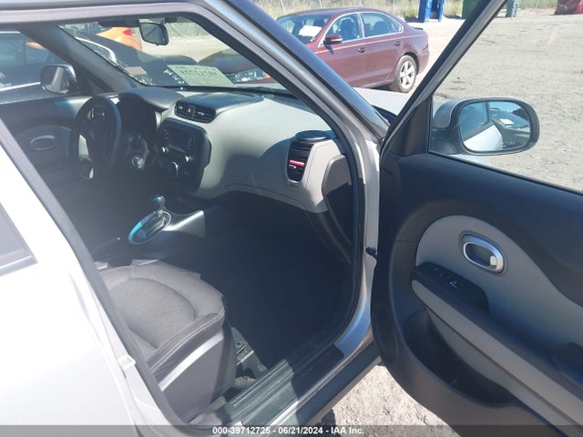 KIA SOUL + 2017 KNDJP3A52H7436556 Image 5