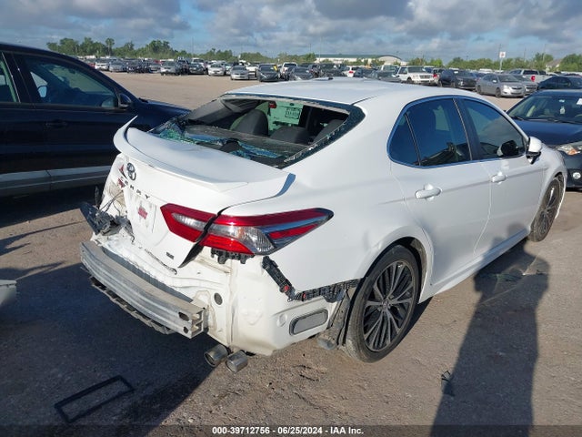 Toyota CAMRY SE 2018 4T1B11HK3JU031797 Image 4