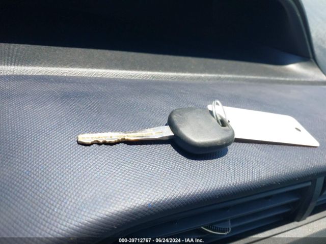 JTDKDTB34F1105682 Toyota Prius C Two