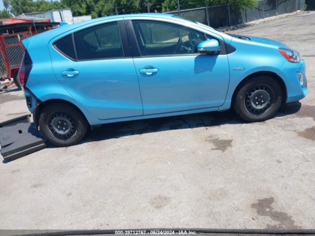 JTDKDTB34F1105682 Toyota Prius C Two