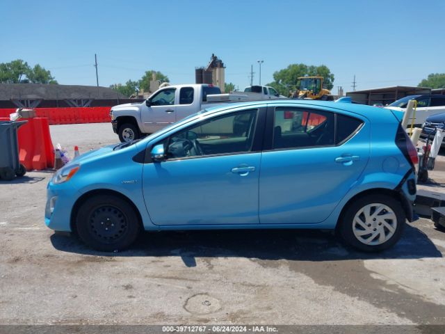 JTDKDTB34F1105682 Toyota Prius C Two