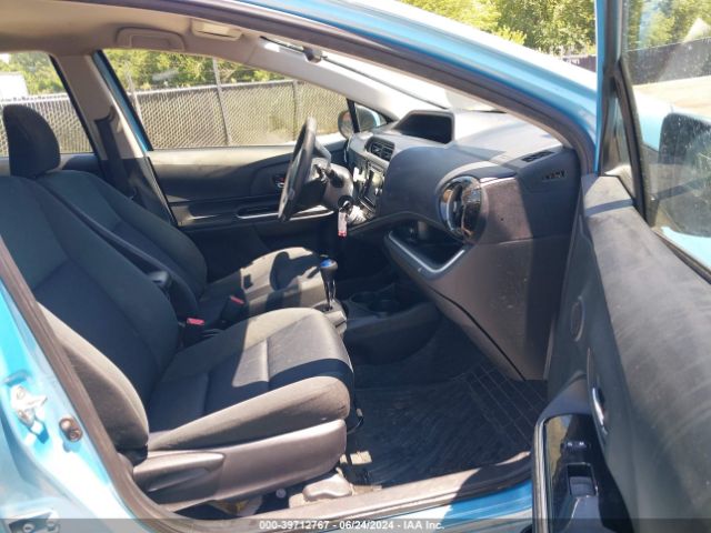 JTDKDTB34F1105682 Toyota Prius C Two