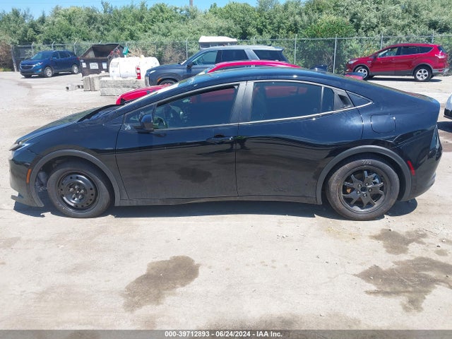 Toyota Prius Le 2024 JTDACAAU0R3016391 Image 14