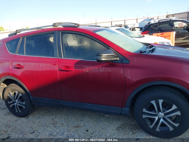 Toyota RAV4 LE 2018 2T3BFREV8JW833462 Image 13