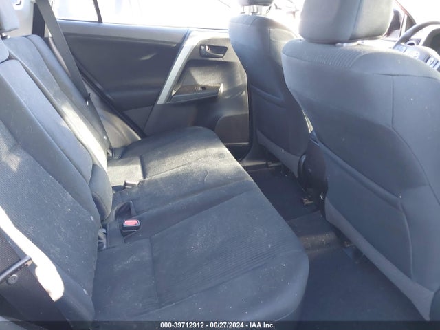 Toyota RAV4 LE 2018 2T3BFREV8JW833462 Image 8