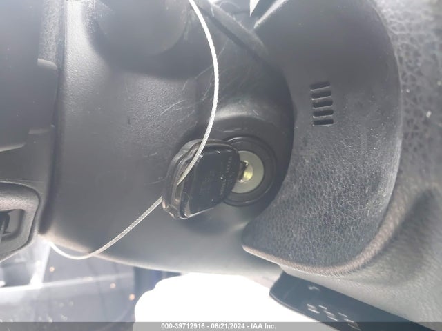 2T1BURHE0HC883228 Toyota COROLLA SE