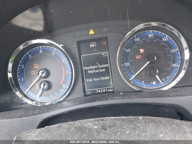 2T1BURHE0HC883228 Toyota COROLLA SE