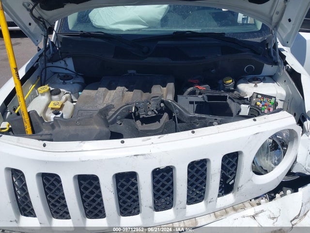 1C4NJRFBXFD270032 Jeep Patriot Latitude