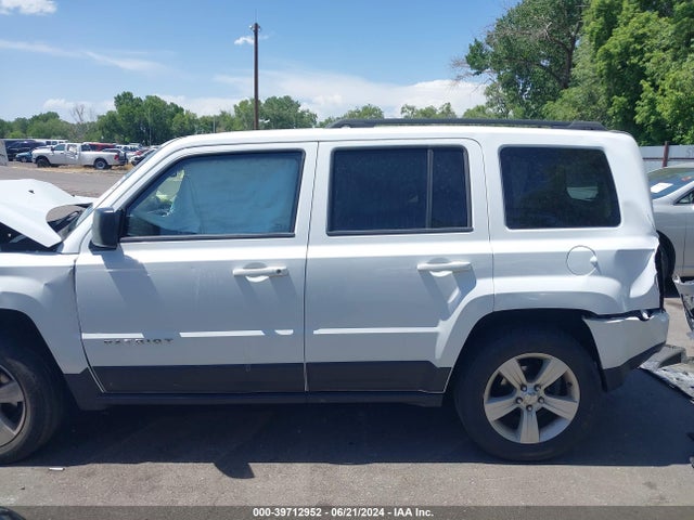 1C4NJRFBXFD270032 Jeep Patriot Latitude