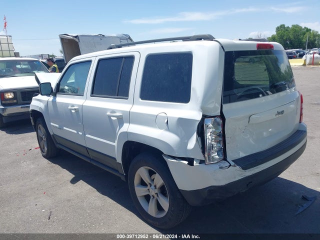 1C4NJRFBXFD270032 Jeep Patriot Latitude