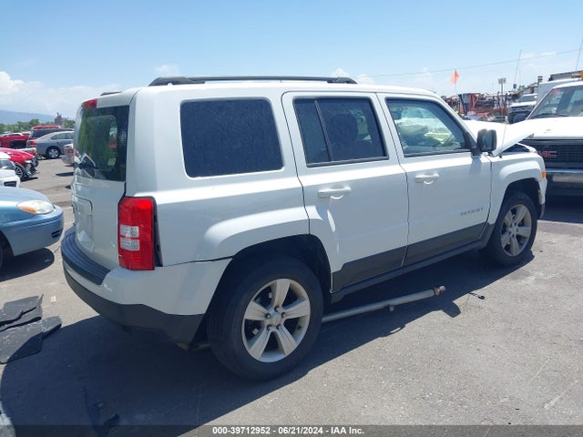 1C4NJRFBXFD270032 Jeep Patriot Latitude
