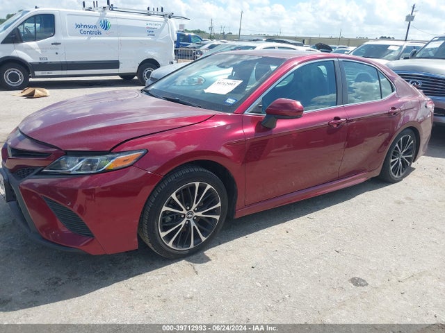 Toyota CAMRY SE 2018 4T1B11HK0JU559233 Image 2