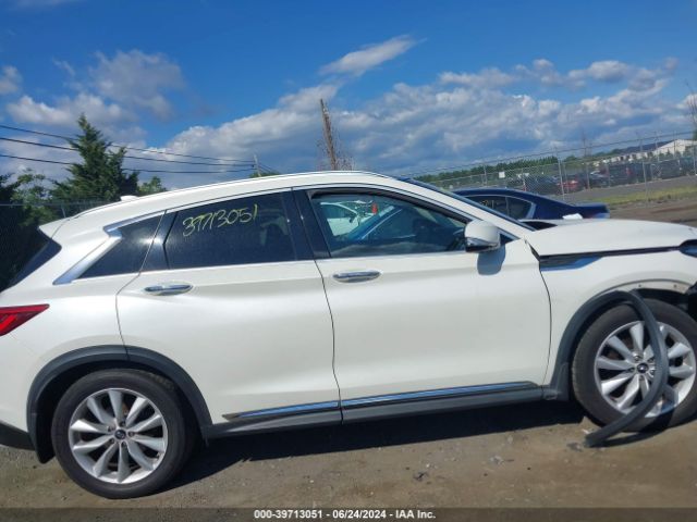 3PCAJ5M32KF110877 Infiniti Qx50 Essential