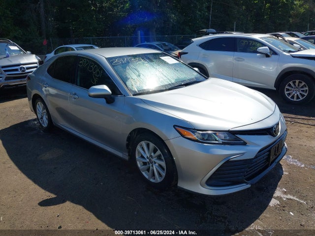 Toyota CAMRY LE 2021 4T1C11AK8MU493940 головне зображення