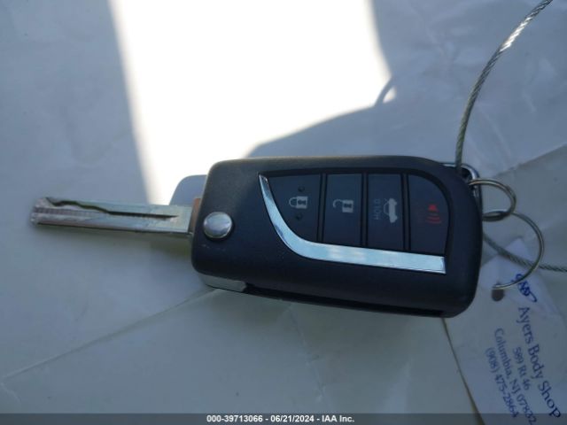 4T1B11HK0JU650437 Toyota CAMRY LE