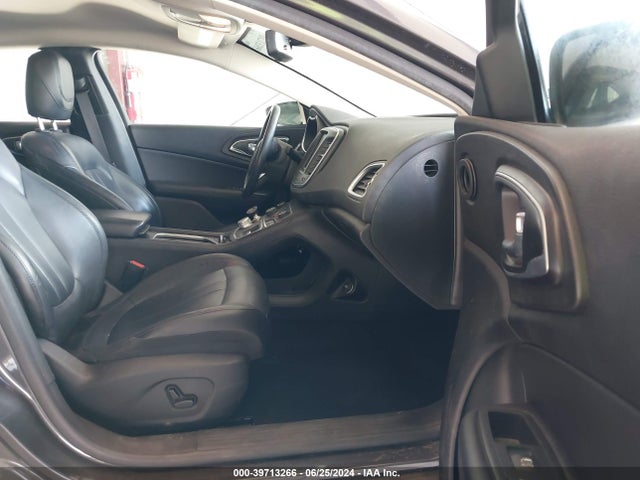 1C3CCCAB5GN175562 Chrysler 200 Limited Platinum