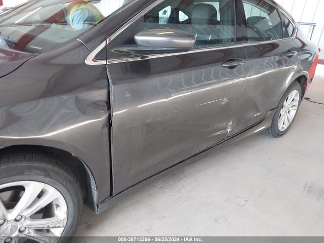 1C3CCCAB5GN175562 Chrysler 200 Limited Platinum