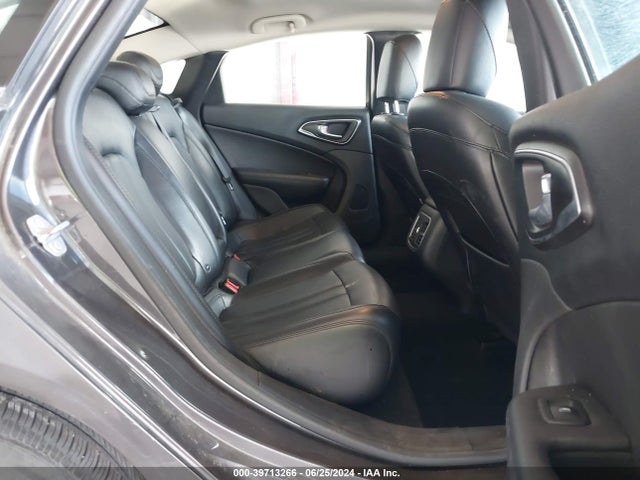 1C3CCCAB5GN175562 Chrysler 200 Limited Platinum