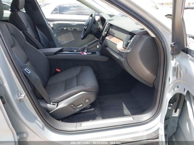YV4L12RL0R1723502 Volvo Xc60 B5 Plus Dark Theme