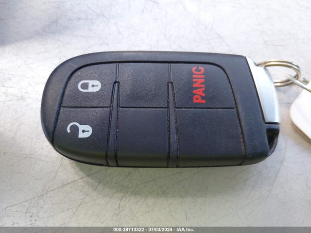 1C4RJEAG7JC277600 Jeep Grand Cherokee Laredo 4x2