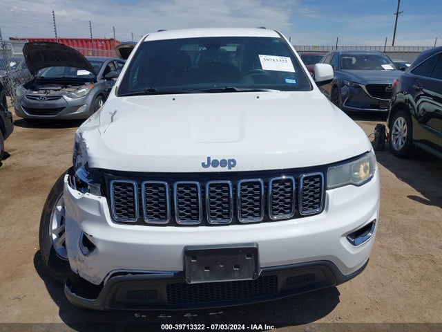 1C4RJEAG7JC277600 Jeep Grand Cherokee Laredo 4x2